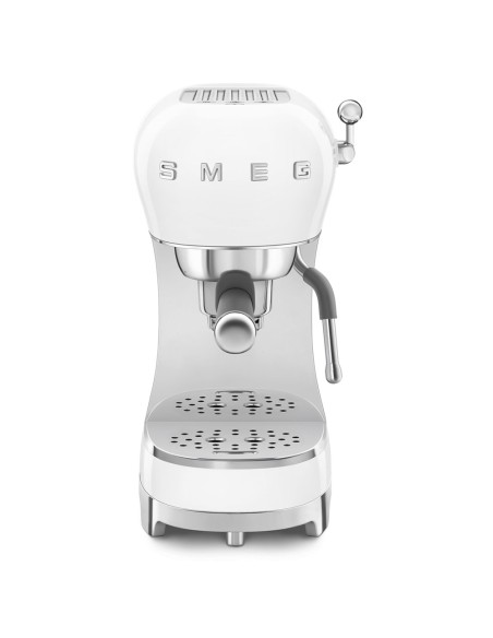 MACCHINE CAFFE' ESPRESSO: vendita online SMEG ECF02WHEU MACCHINA DA CAFFE' ESPRESSO MANUALE BIANCA in offerta