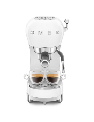 MACCHINE CAFFE' ESPRESSO: vendita online SMEG ECF02WHEU MACCHINA DA CAFFE' ESPRESSO MANUALE BIANCA in offerta