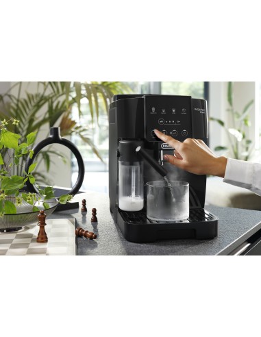 MACCHINE CAFFE' ESPRESSO: vendita online DE LONGHI ECAM220.60.B MACCHINA  CAFFE' AUTOM. MAGNIFICA START MILK in offerta