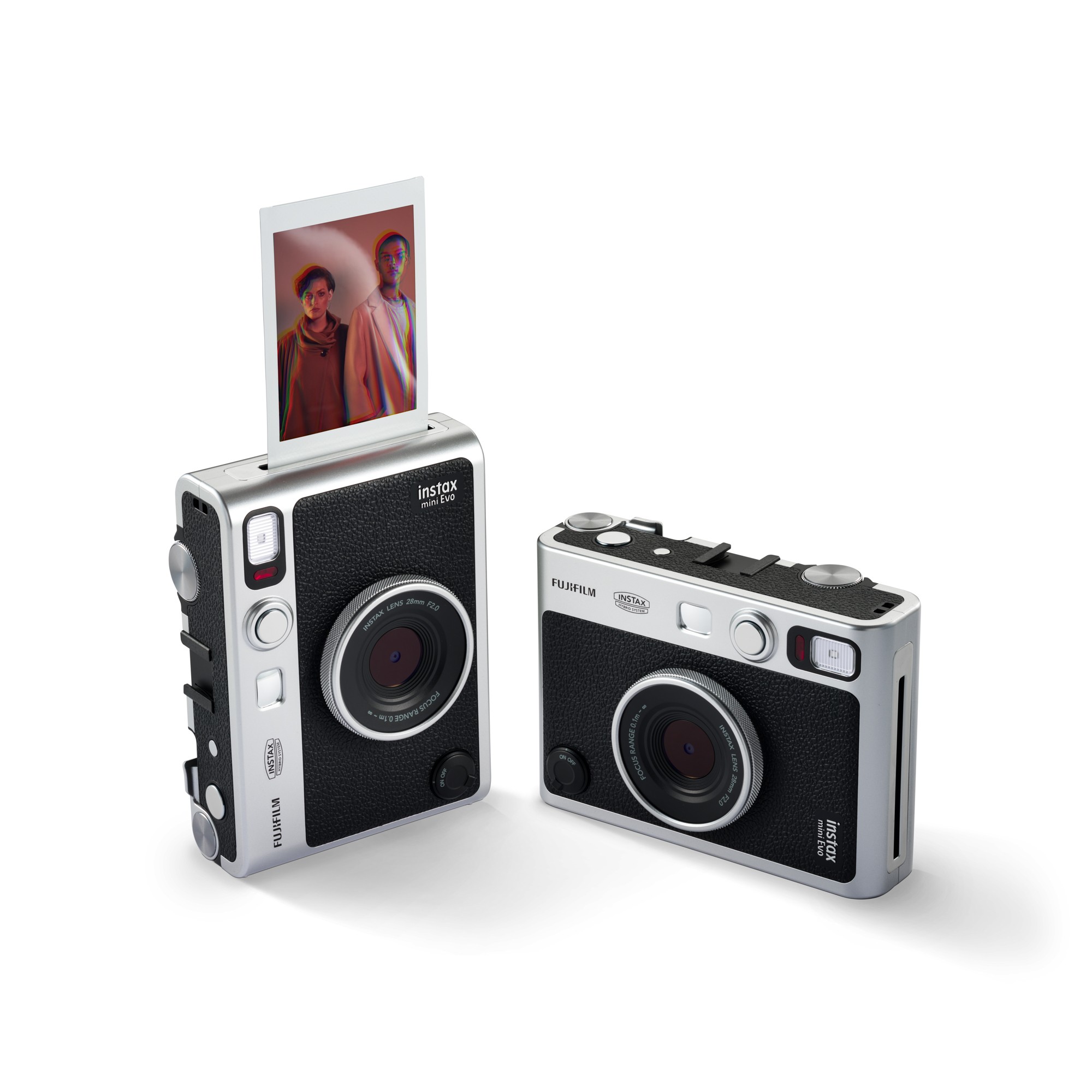 Fujifilm lancia instax Wide Evo, la nuova fotocamera istantanea ibrida
