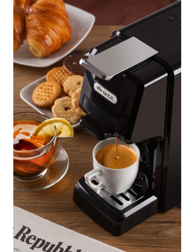 Machine à Café 4-en-1 Ariete – Compatible Nespresso, Dolcegusto, Dosettes ESE Et Café Moulu – 19 Bars, Réservoir 0,7 L, Rouge