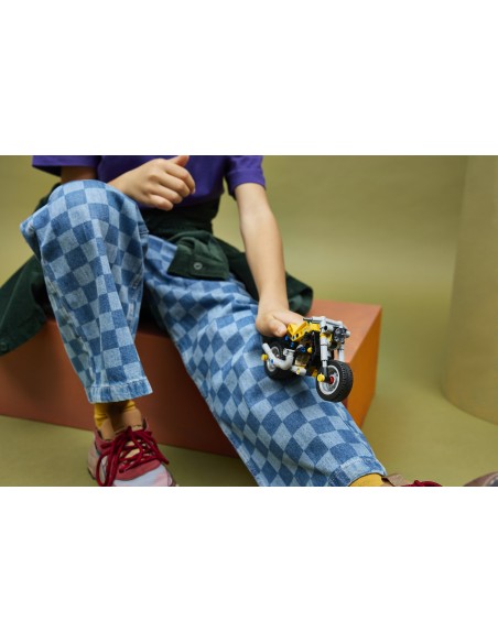 LEGO TECHNIC MOTO GIALLA