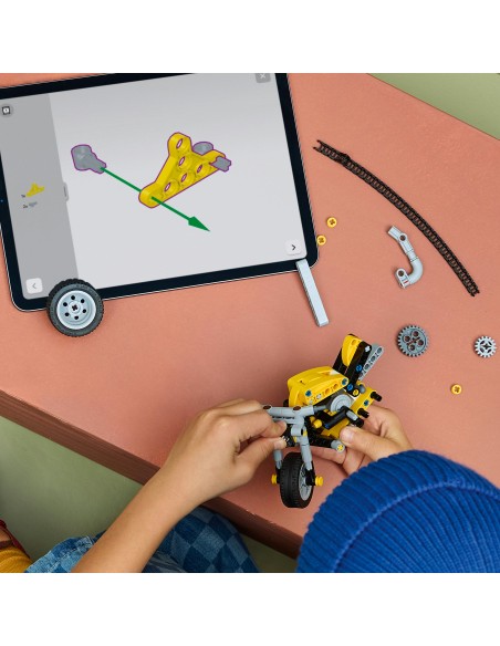 LEGO TECHNIC MOTO GIALLA