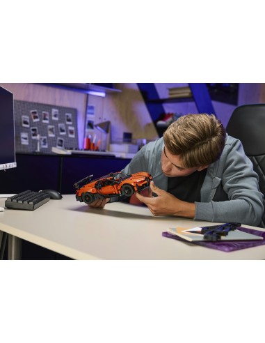 LEGO TECHNIC HYPER CAR BUGATTI CHIRON PUR SPORT