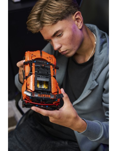 LEGO TECHNIC HYPER CAR BUGATTI CHIRON PUR SPORT