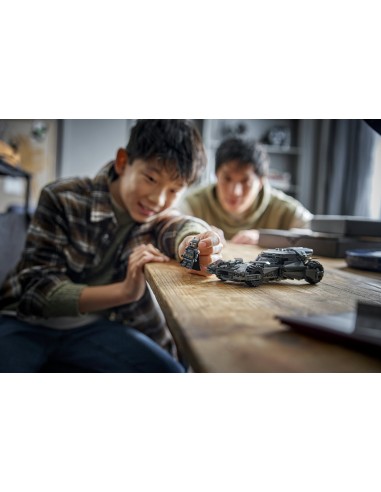 LEGO SUPER HEROES DC BATMAN V      SUPERMAN BATMOBILE