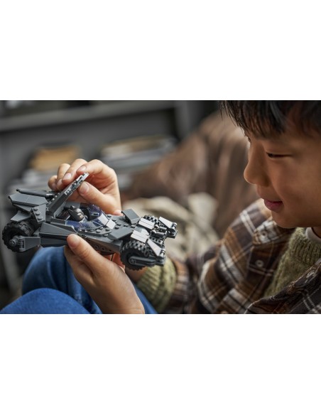 LEGO SUPER HEROES DC BATMAN V      SUPERMAN BATMOBILE