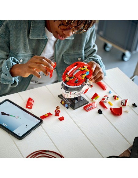 LEGO EDITIONS VEHICLES 2026 CASCO  CHARLES LECLERC
