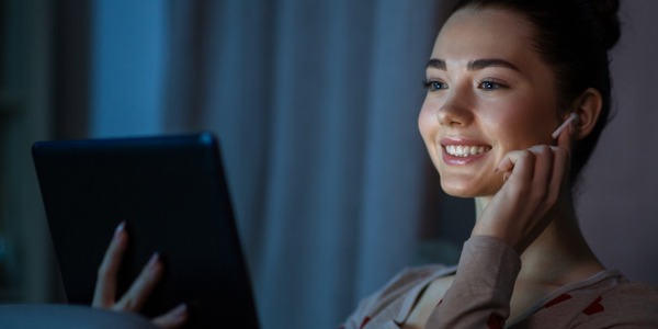 Gli auricolari PC che ogni donna multitasking dovrebbe avere