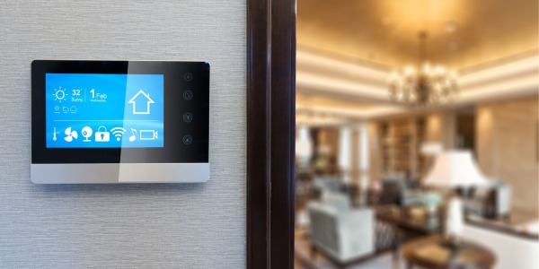 5 dispositivi smart per una casa più sicura, comoda ed efficiente