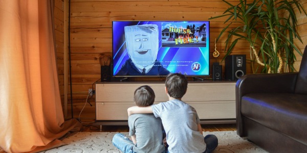 Come scegliere la TV perfetta per il tuo salotto | Guida completa OLED vs QLED