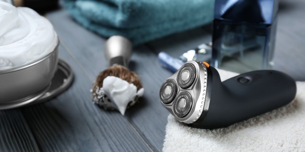 Testine rotanti o lamina: quale rasoio elettrico fa per te